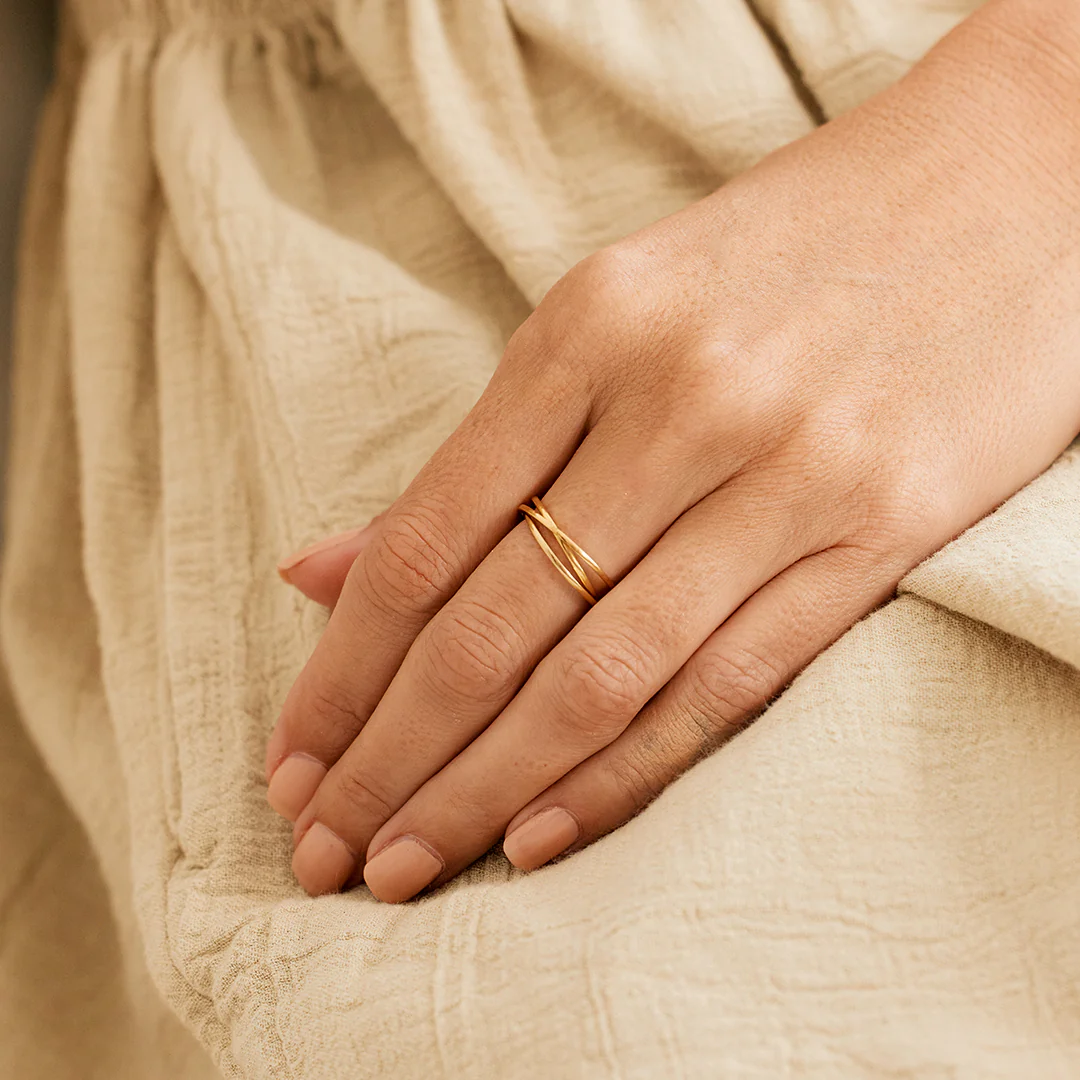 Dainty Interlocking Fidget Ring - Image 18